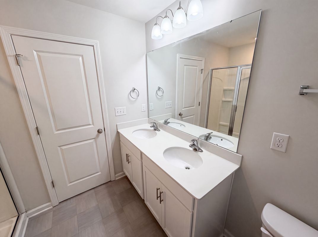Photo 20 of 26 of 2014 Tarzi Ln, Charlotte, NC