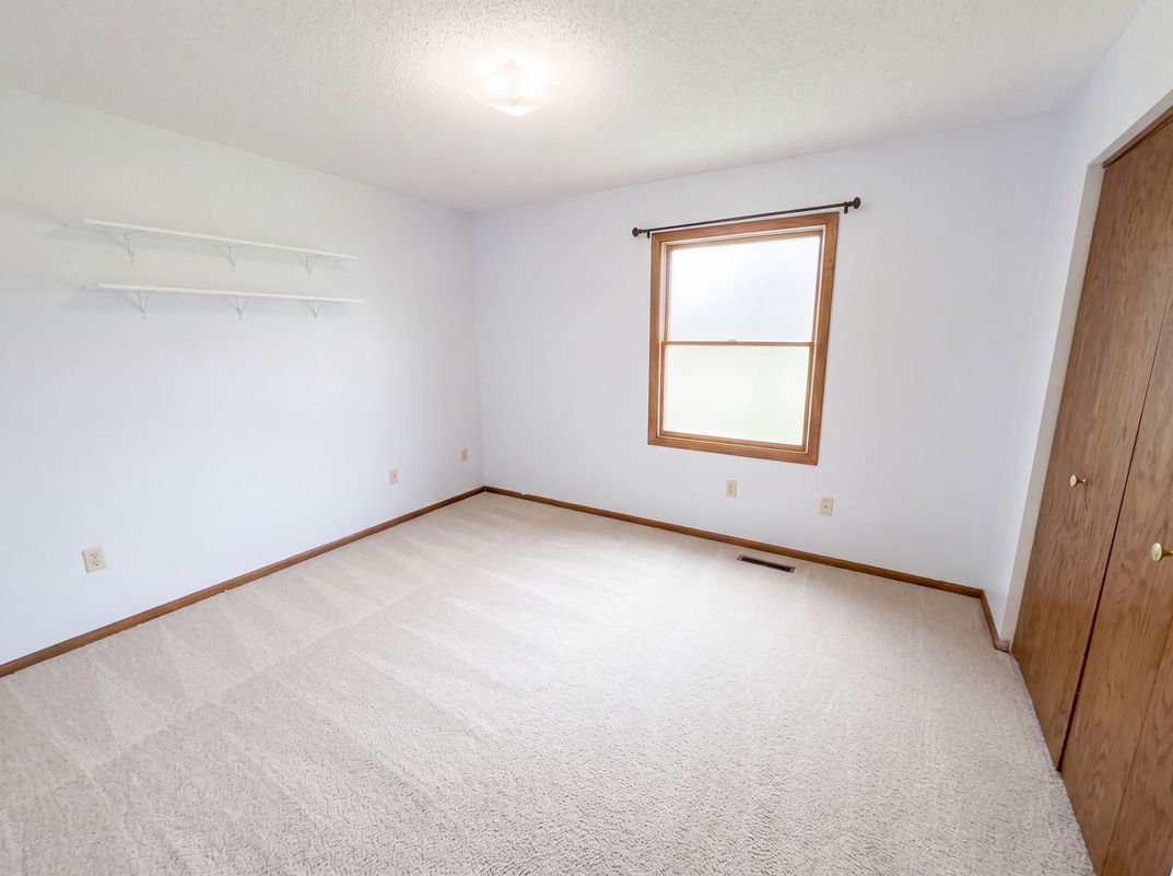 Photo 12 of 26 of 1720 24th Ave SE, Rochester, MN