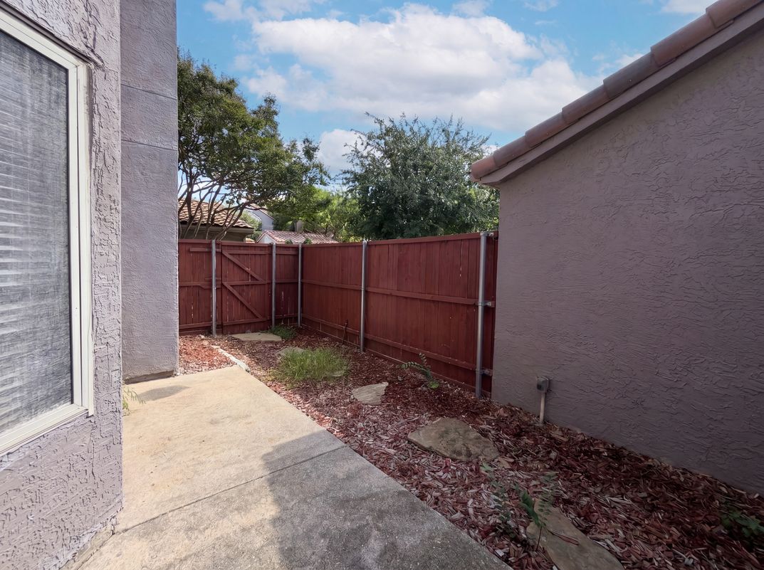 Photo 19 of 21 of 4242 N Capistrano Dr, Dallas, TX