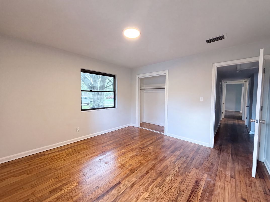Photo 9 of 16 of 6309 Pine Cove Ln, Jacksonville, FL