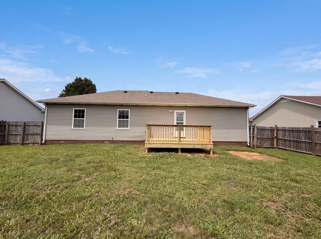 Photo 5 of 17 of 234 Grassmire Dr, Clarksville, TN