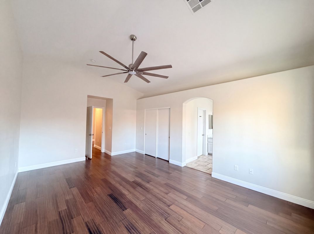 Photo 4 of 39 of 8032 Tailwind Ave, Las Vegas, NV