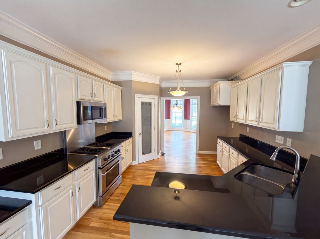 Photo 16 of 22 of 9721 Arlington Oaks Dr, Charlotte, NC