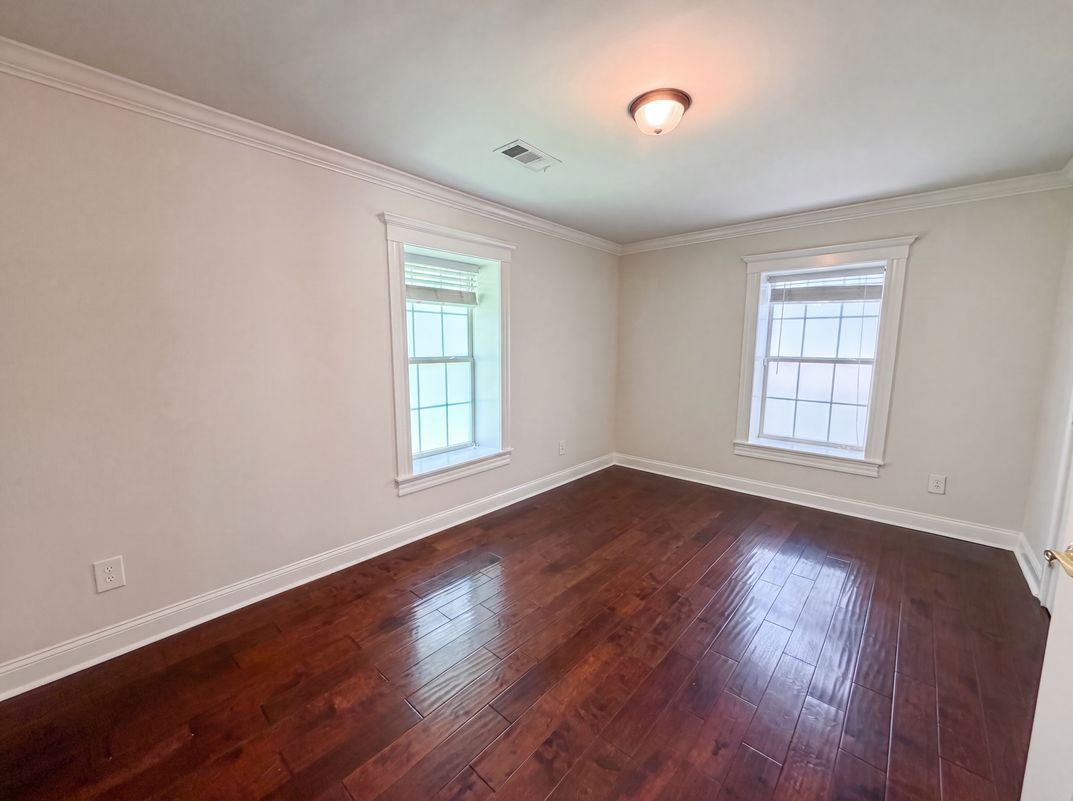 Photo 14 of 20 of 829 W 2nd North St, Summerville, SC