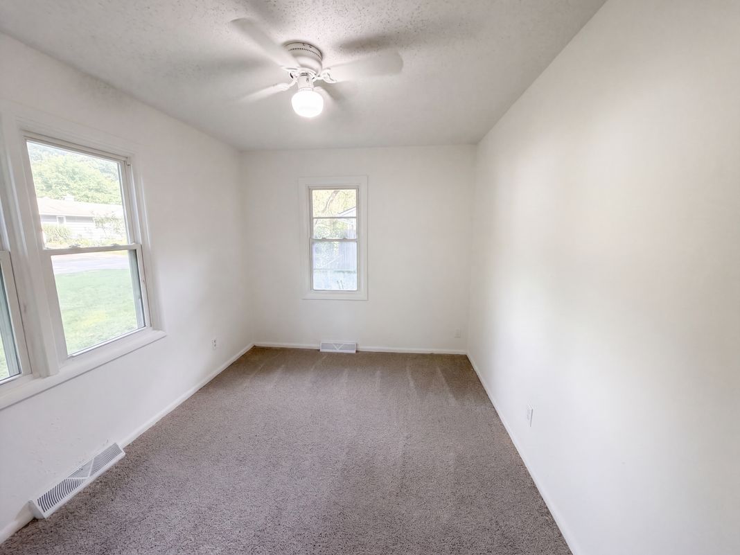 Photo 16 of 22 of 11121 Herrick Ave, Kansas City, MO