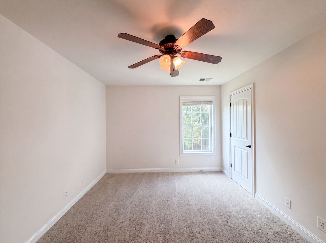 Photo 19 of 27 of 1733 Apache Way, Clarksville, TN