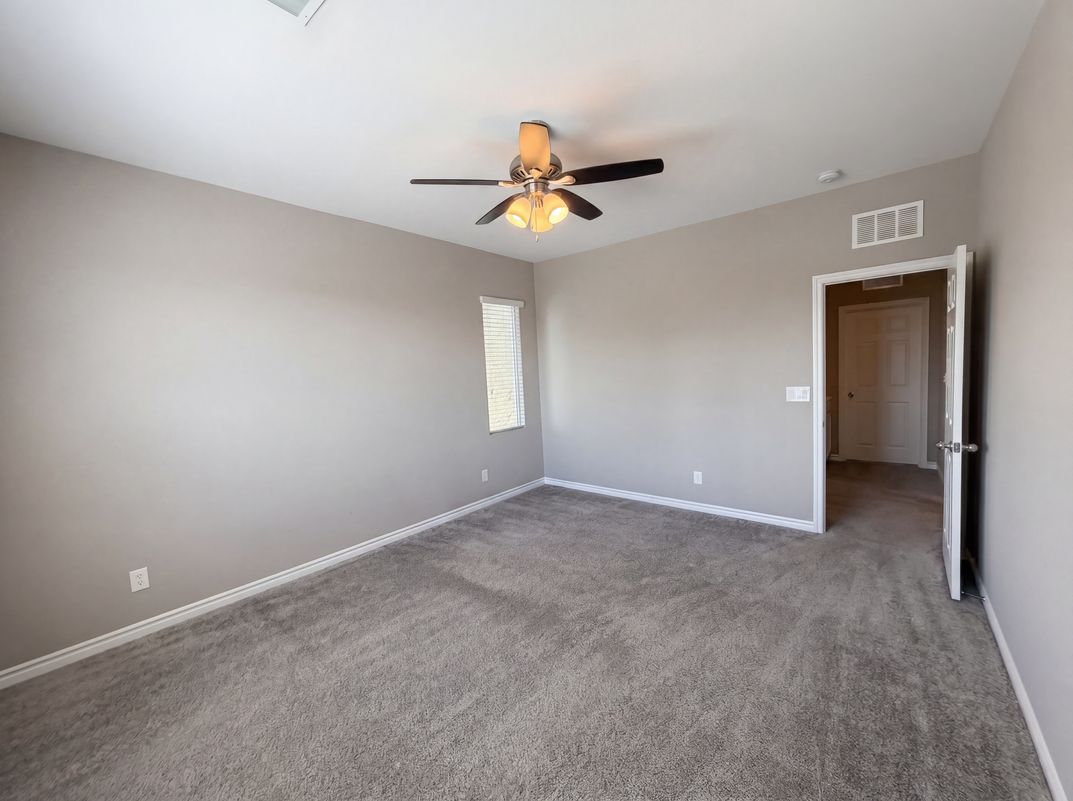 Photo 25 of 56 of 1418 Dire Wolf Ave, North Las Vegas, NV