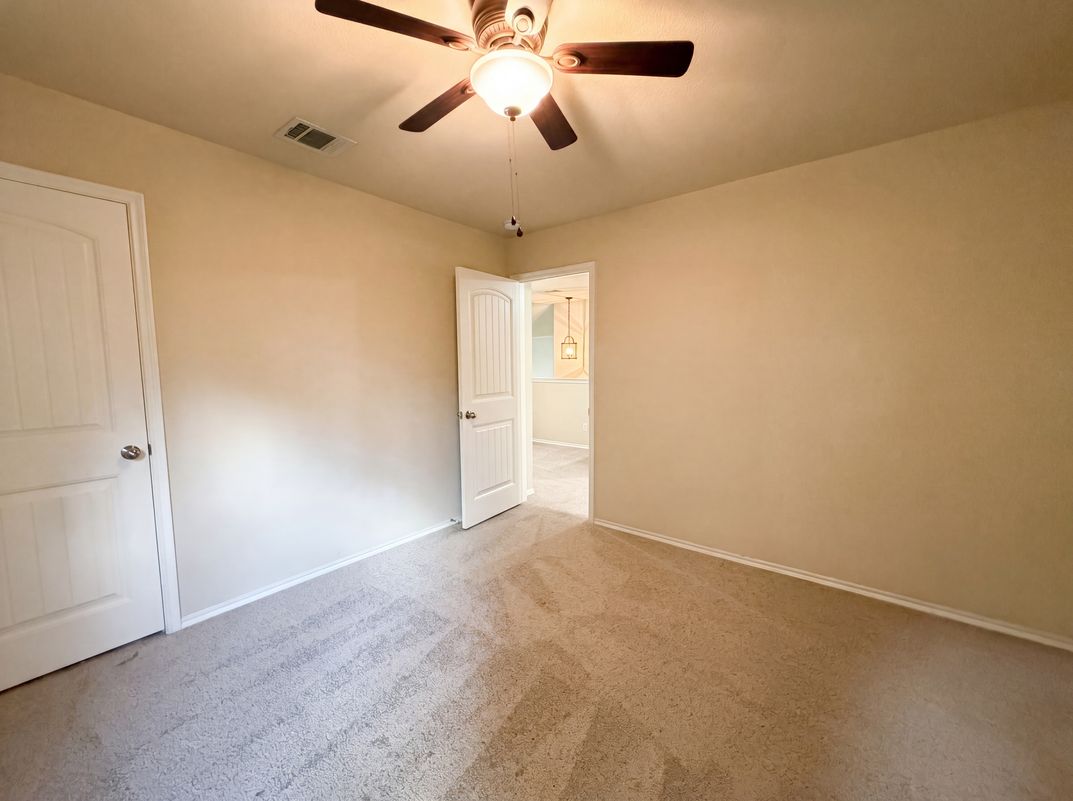 Photo 10 of 17 of 1404 Claire Ln, Royse City, TX