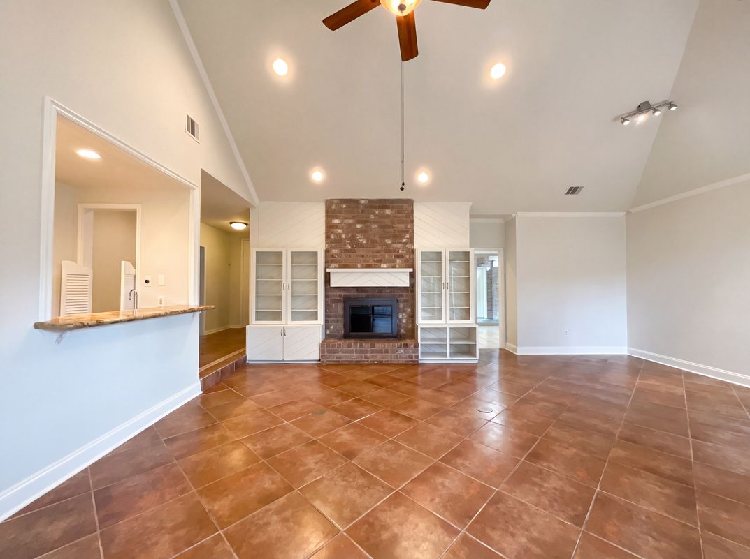 Photo 4 of 17 of 12910 Ashford Chase Dr, Houston, TX