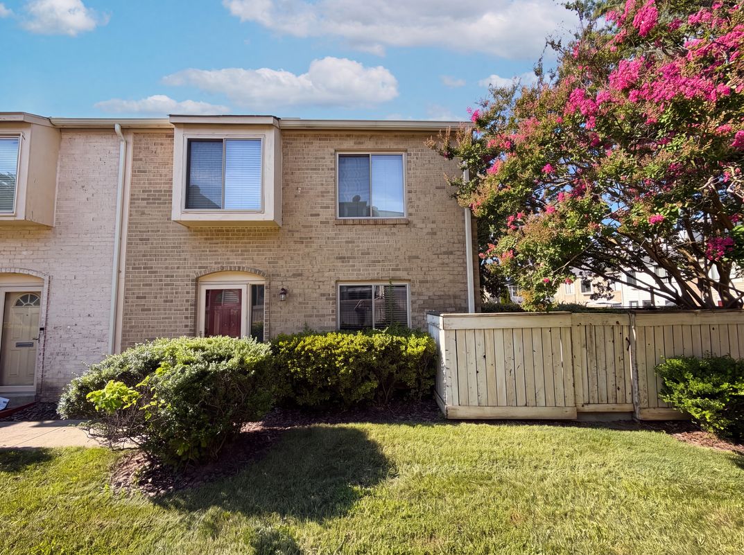 Property photo 1 of 9983 Ridgeline Dr