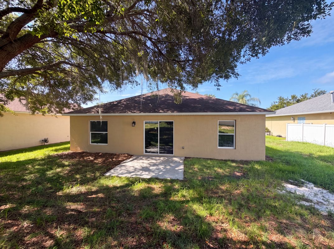 Photo 5 of 23 of 33137 Irongate Dr, Leesburg, FL