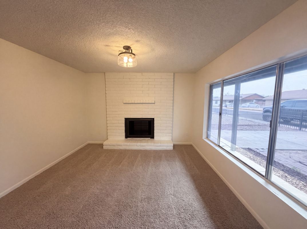 Photo 7 of 21 of 6036 N 72nd Dr, Glendale, AZ