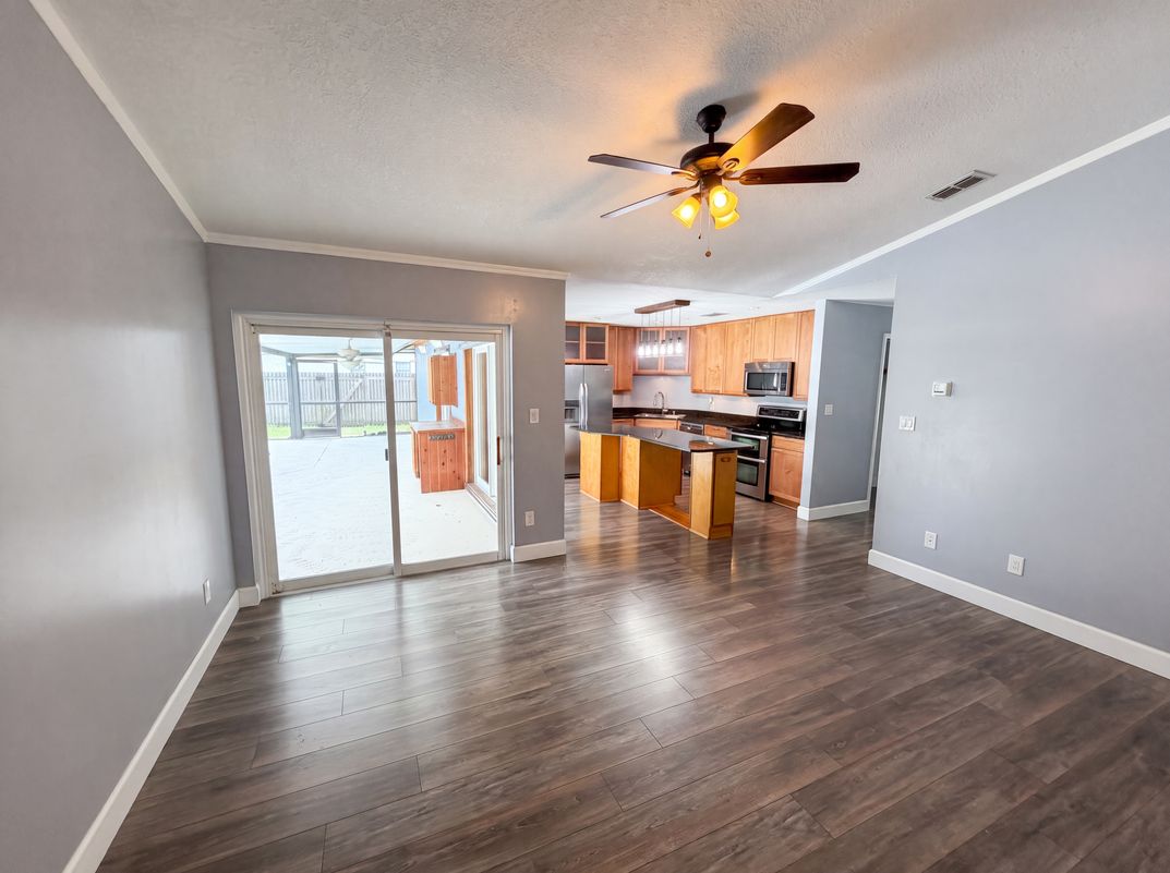 Photo 11 of 33 of 4830 Dunbarton Dr, Orlando, FL