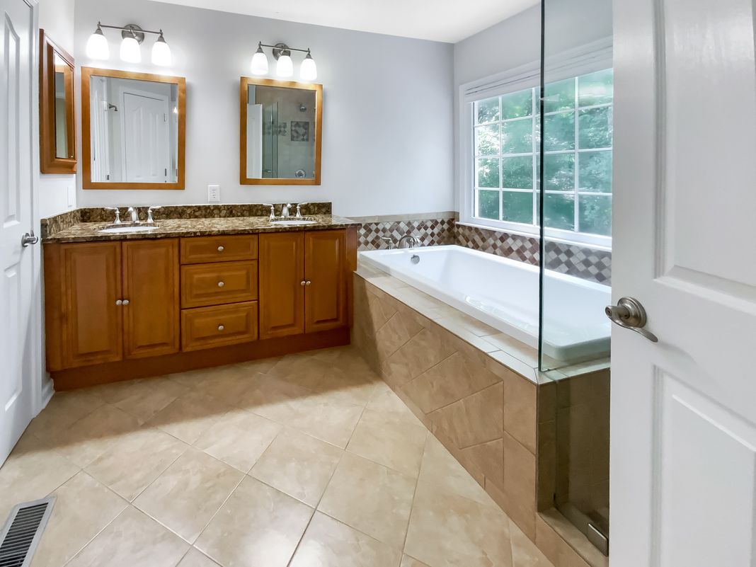 Photo 14 of 24 of 8806 Glenside St, Huntersville, NC