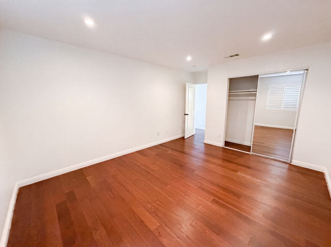 Photo 14 of 22 of 1138 S St Andrews Pl, Los Angeles, CA