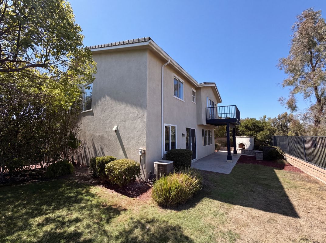 Photo 5 of 25 of 27920 Periwinkle Ln, Valencia, CA