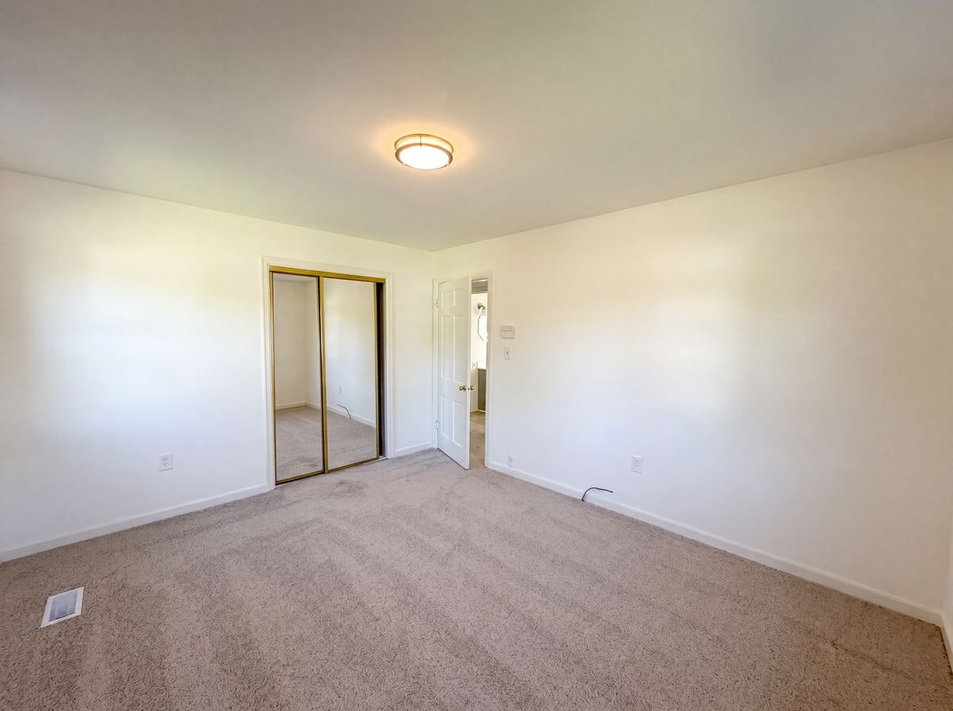 Photo 4 of 25 of 2205 Adair Dr, Knoxville, TN