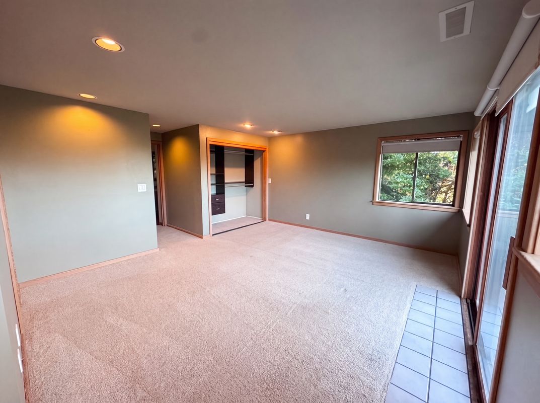 Photo 4 of 29 of 4510 SW 244th St, Vashon, WA