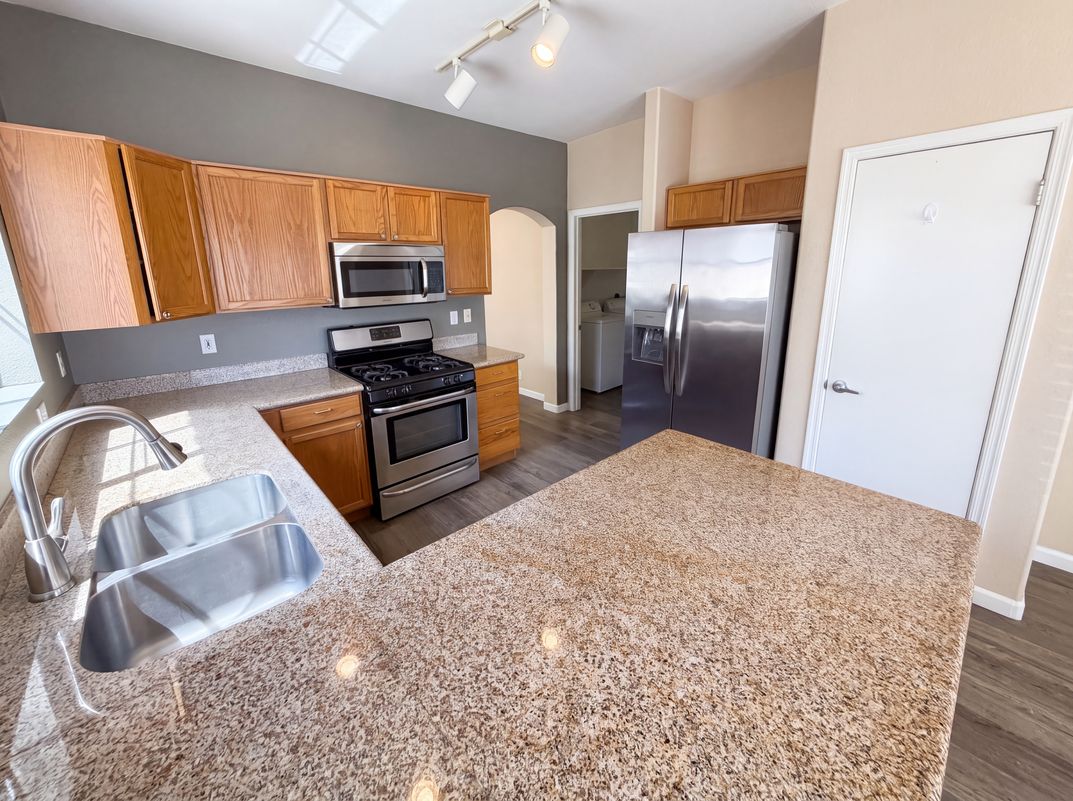 Photo 10 of 27 of 8928 W Cherry Hills Dr, Peoria, AZ