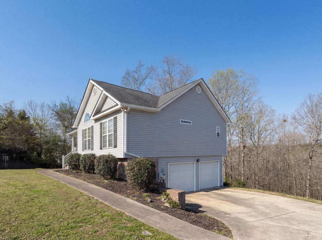 Photo 7 of 26 of 6937 Bucksland Dr, Ooltewah, TN