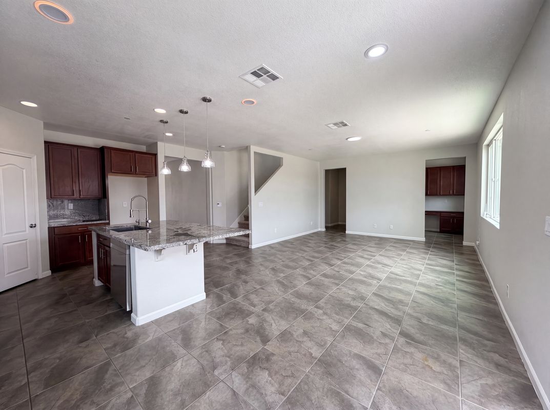 Photo 8 of 33 of 1519 Sycamore Dr, Oakley, CA