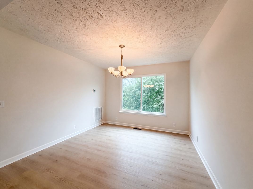 Photo 7 of 25 of 1223 California Dr, Murfreesboro, TN