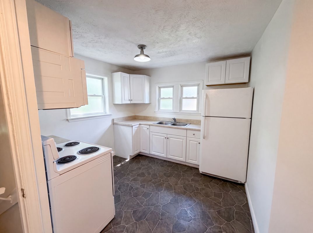 Photo 8 of 20 of 736 Bettes Ave, Akron, OH