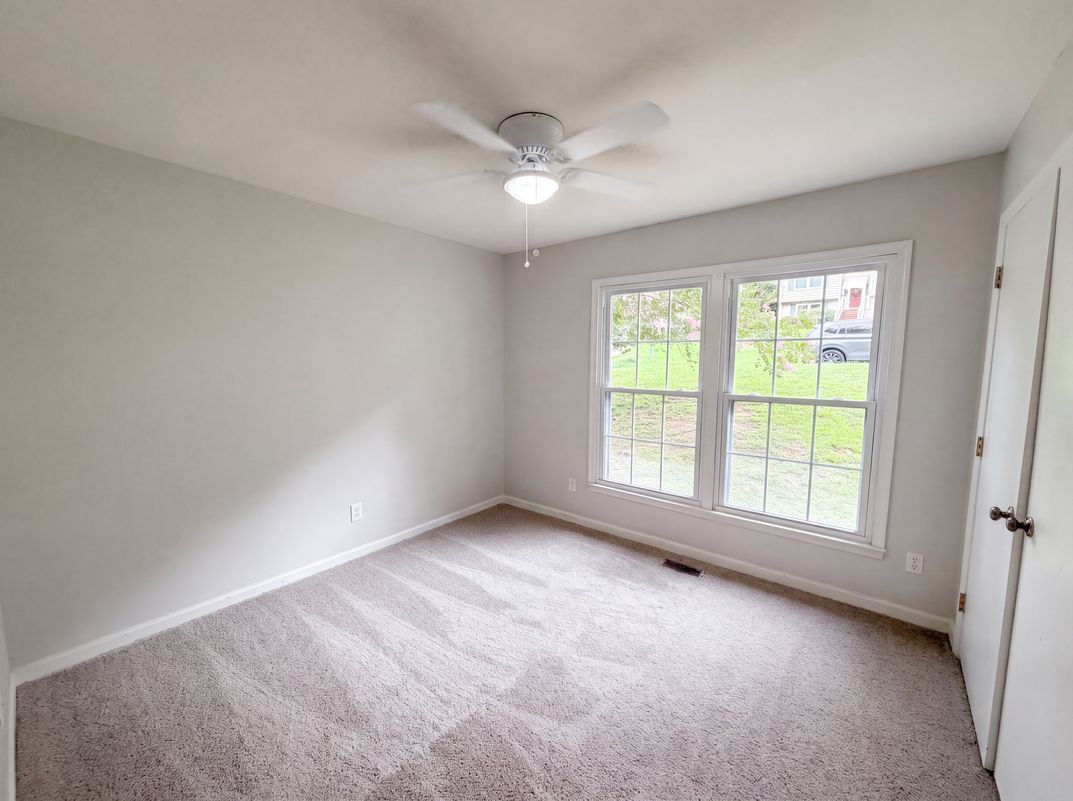 Photo 4 of 17 of 7816 Foxwood Dr, Raleigh, NC