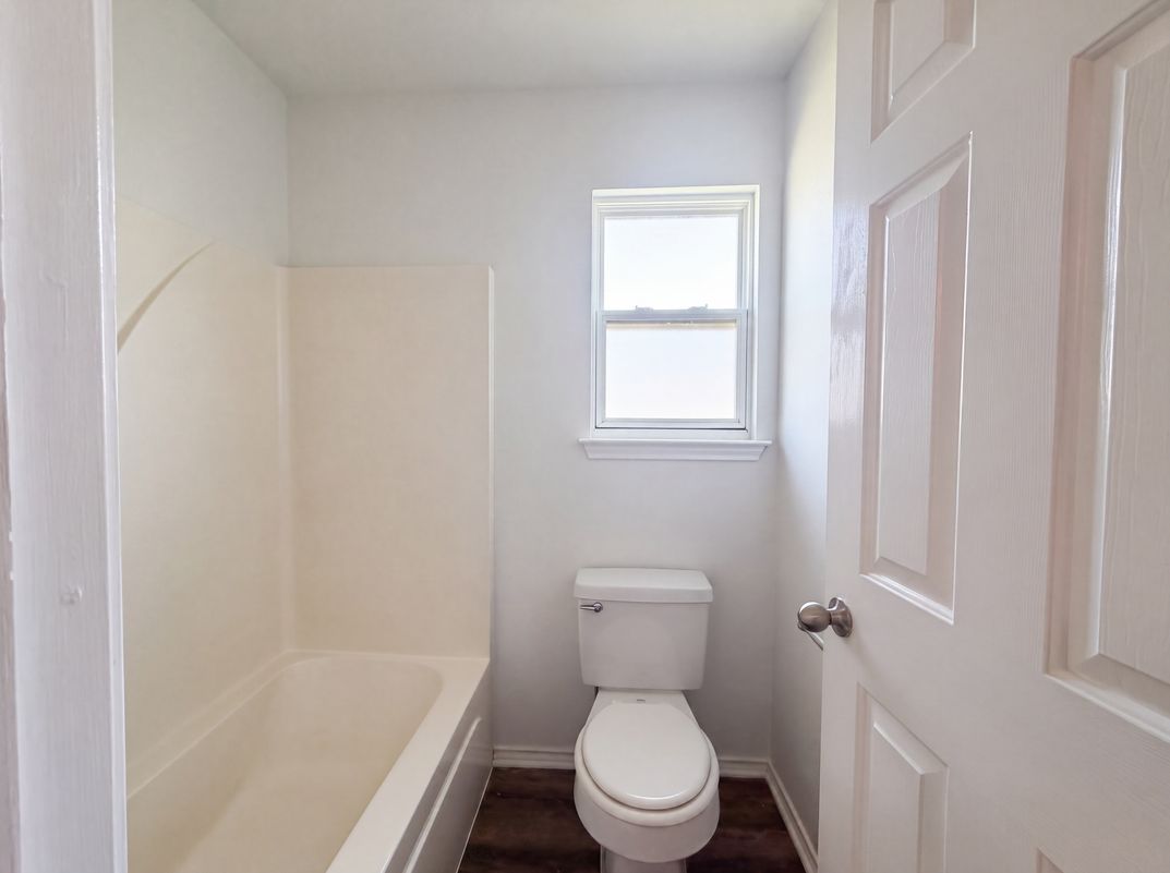 Photo 14 of 19 of 7712 Redbrush, Temple, TX