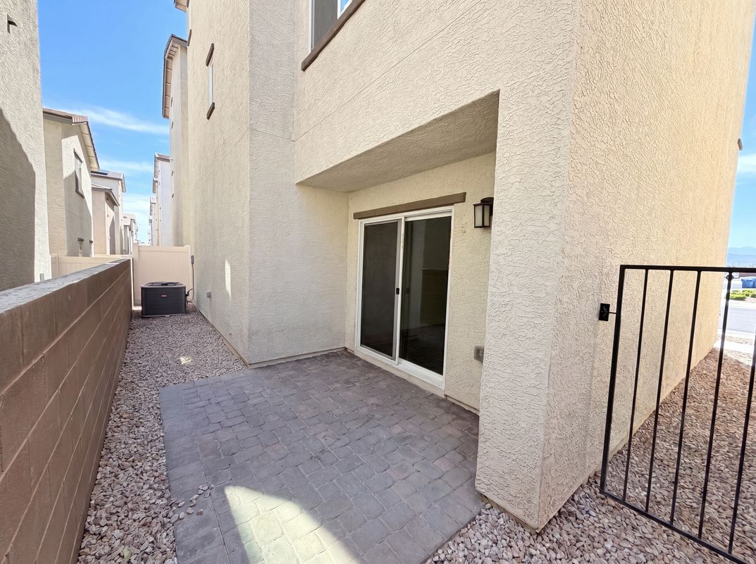 Photo 5 of 41 of 6875 Crimson Shadow St, North Las Vegas, NV