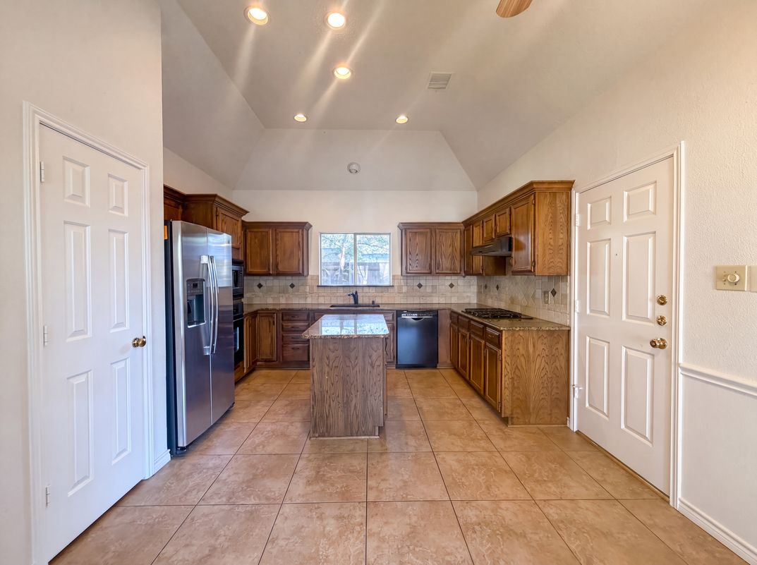 Photo 19 of 27 of 905 Ridgemont Dr, Allen, TX