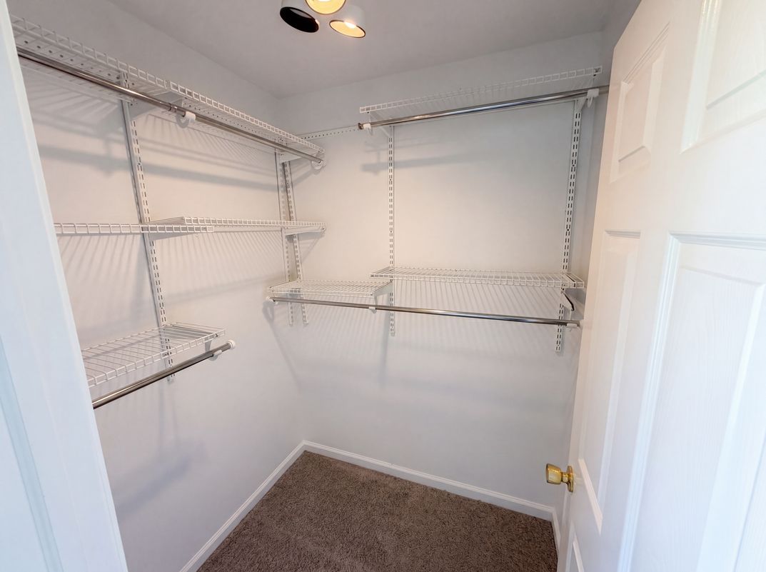 Photo 16 of 22 of 4322 Rhapsody Ln, Indianapolis, IN