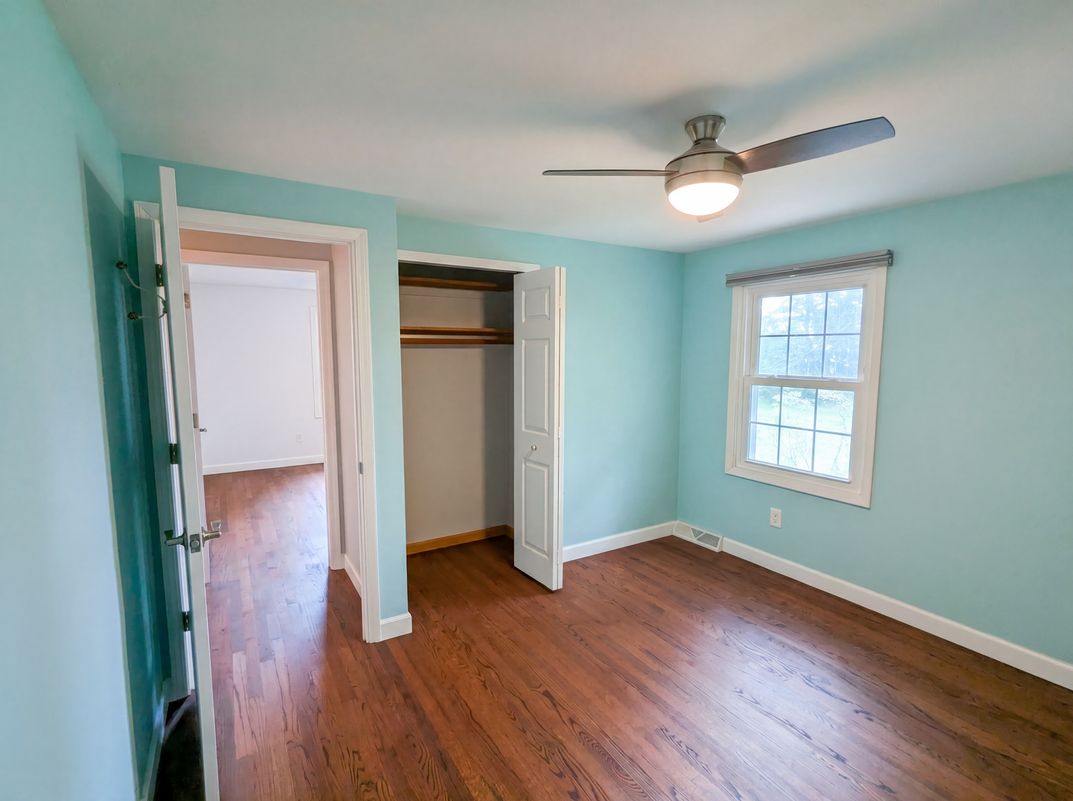 Photo 11 of 24 of 30223 Chatham Point Dr, Bay Village, OH