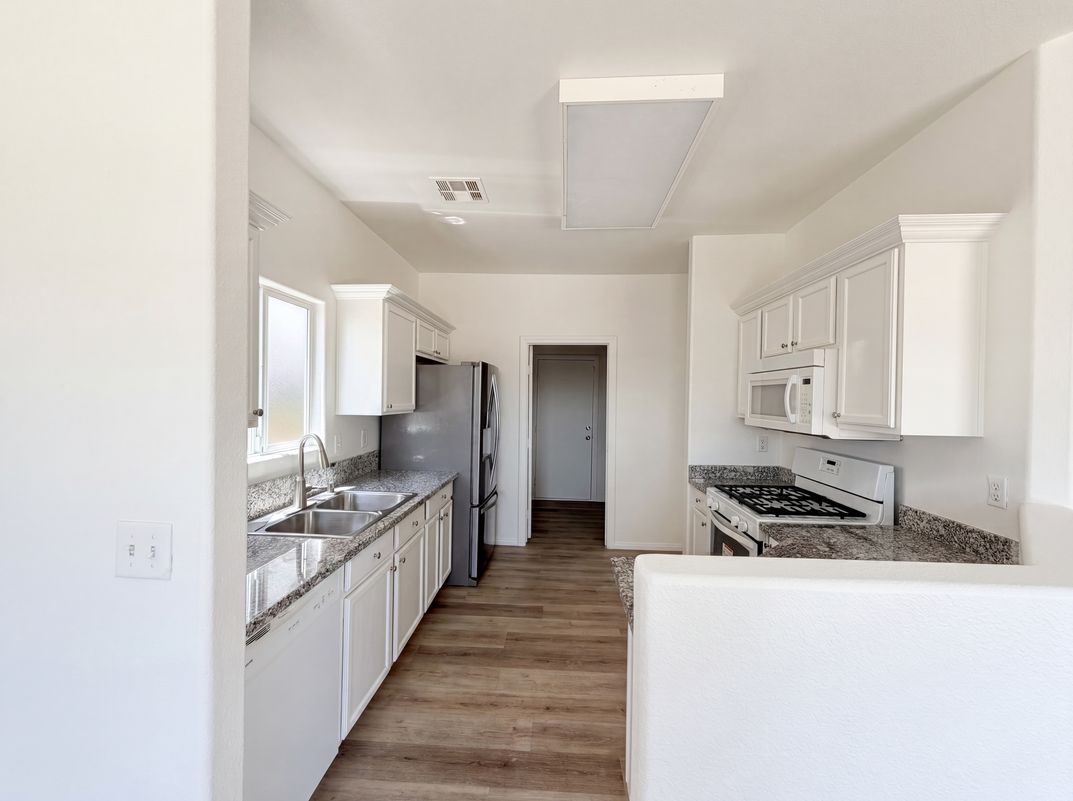 Photo 2 of 32 of 5132 Rocky Bluff St, North Las Vegas, NV