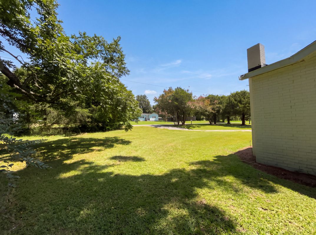 Photo 28 of 32 of 630 S Lee St, Batesburg, SC
