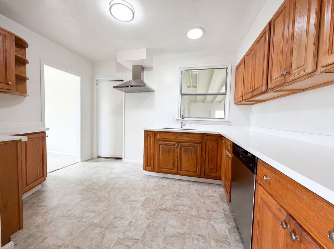 Photo 6 of 19 of 625 Woodlawn Ave, Chula Vista, CA