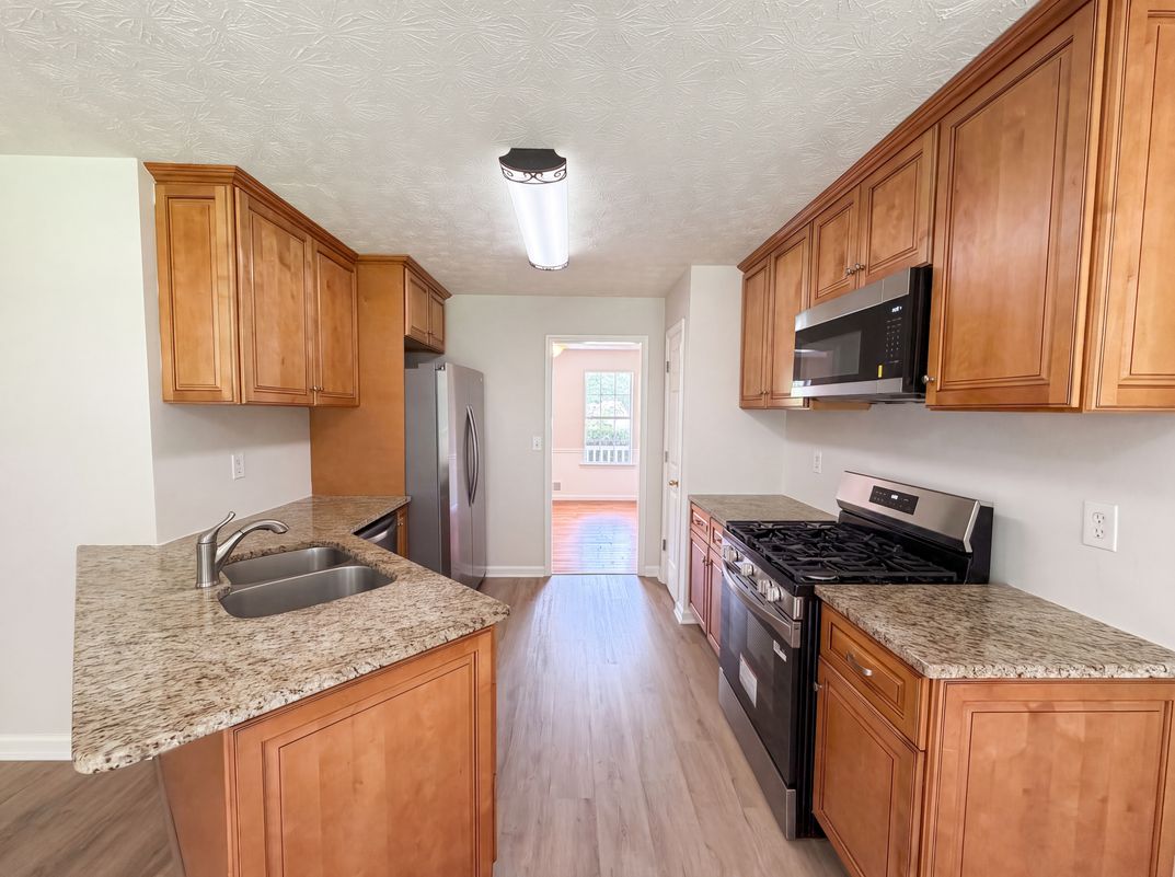 Photo 7 of 29 of 2684 High Point Ct, Loganville, GA