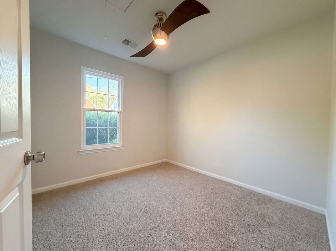 Photo 13 of 18 of 2416 Bayview Dr, Nashville, TN