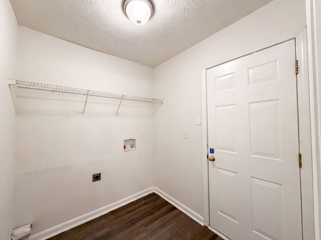 Photo 6 of 18 of 10543 Crabtree Dr, Jonesboro, GA