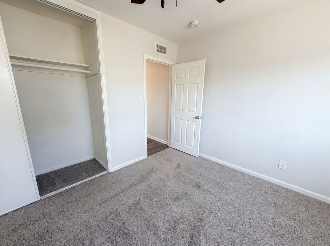 Photo 13 of 17 of 322 E Mariposa Dr, Rialto, CA