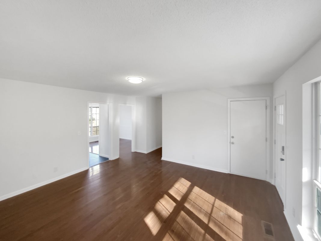 Photo 10 of 23 of 7511 Irongate Dr, Hixson, TN