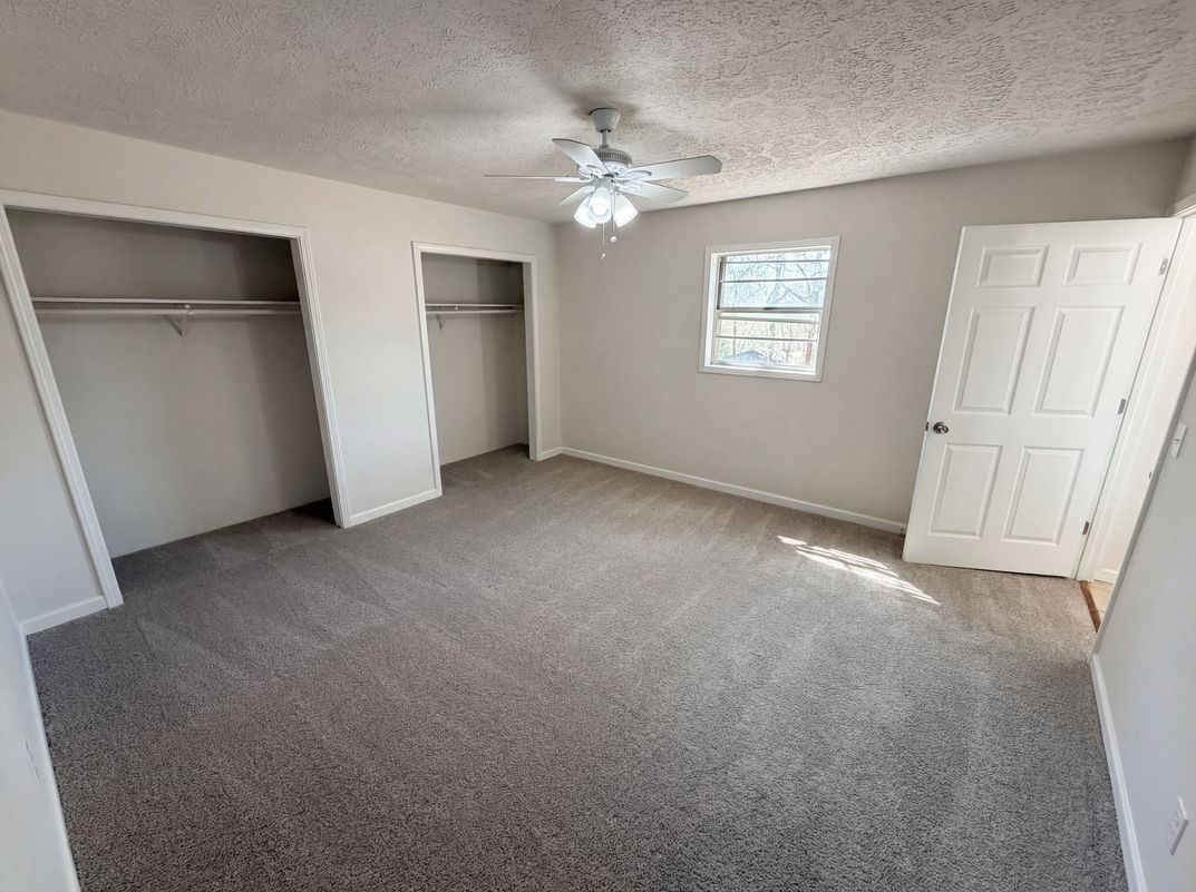 Photo 4 of 19 of 2405 Eric Ln, Douglasville, GA
