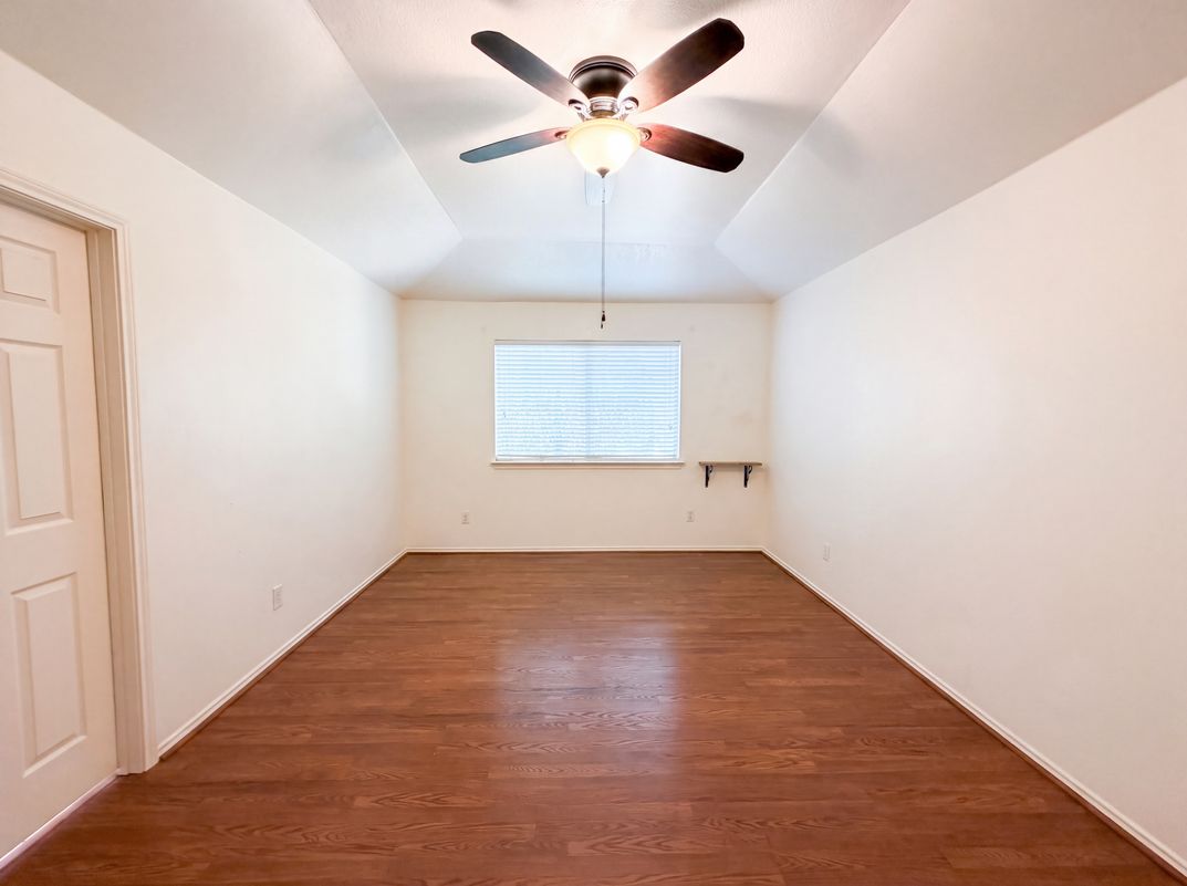 Photo 4 of 17 of 3707 Gowen Ct, Killeen, TX