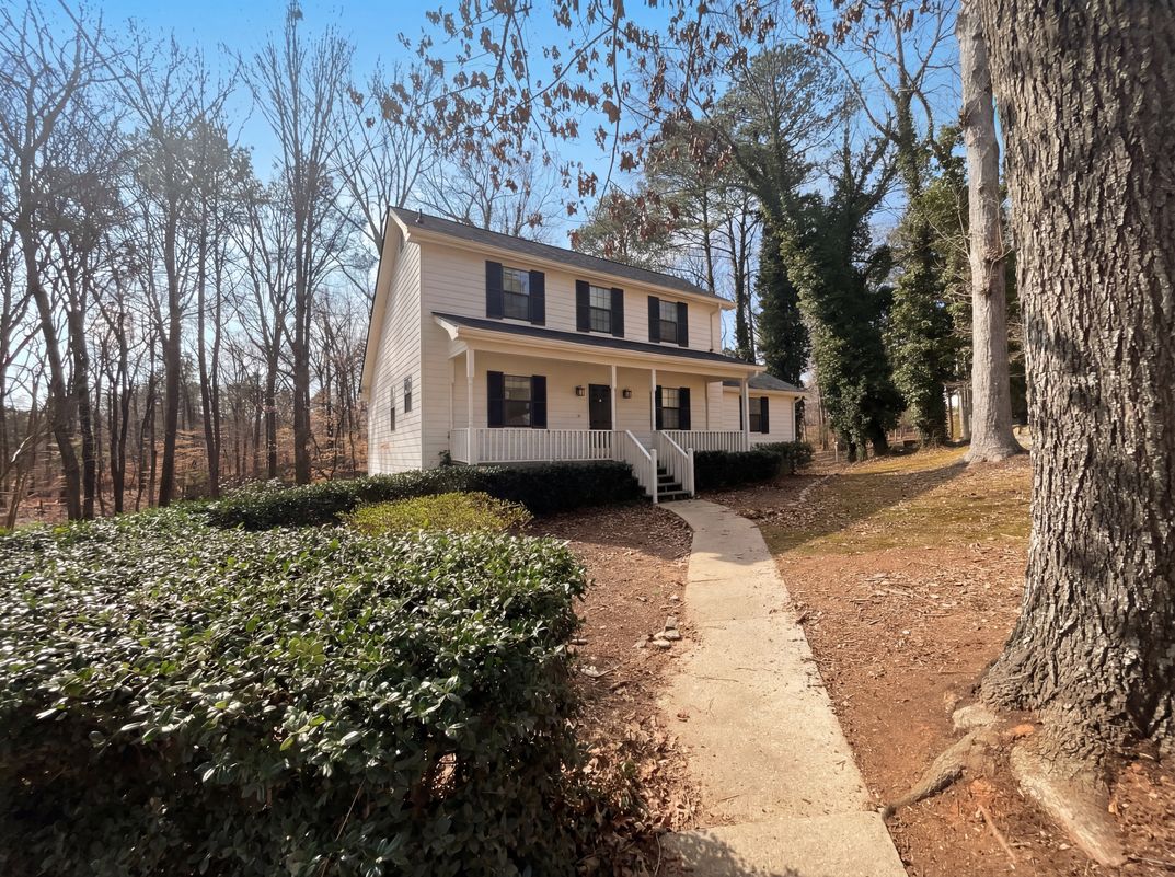 Photo 6 of 21 of 3181 Cedardale Dr, Douglasville, GA