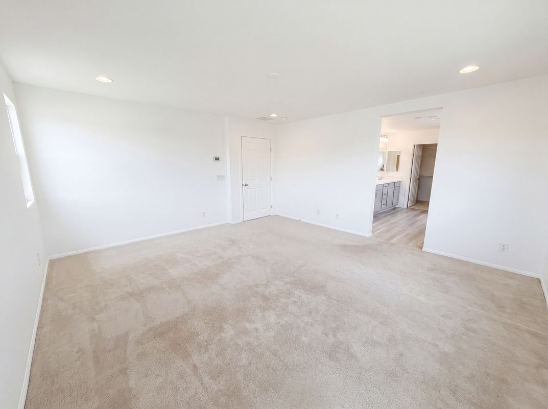 Photo 4 of 46 of 1561 Redolence Ave, North Las Vegas, NV