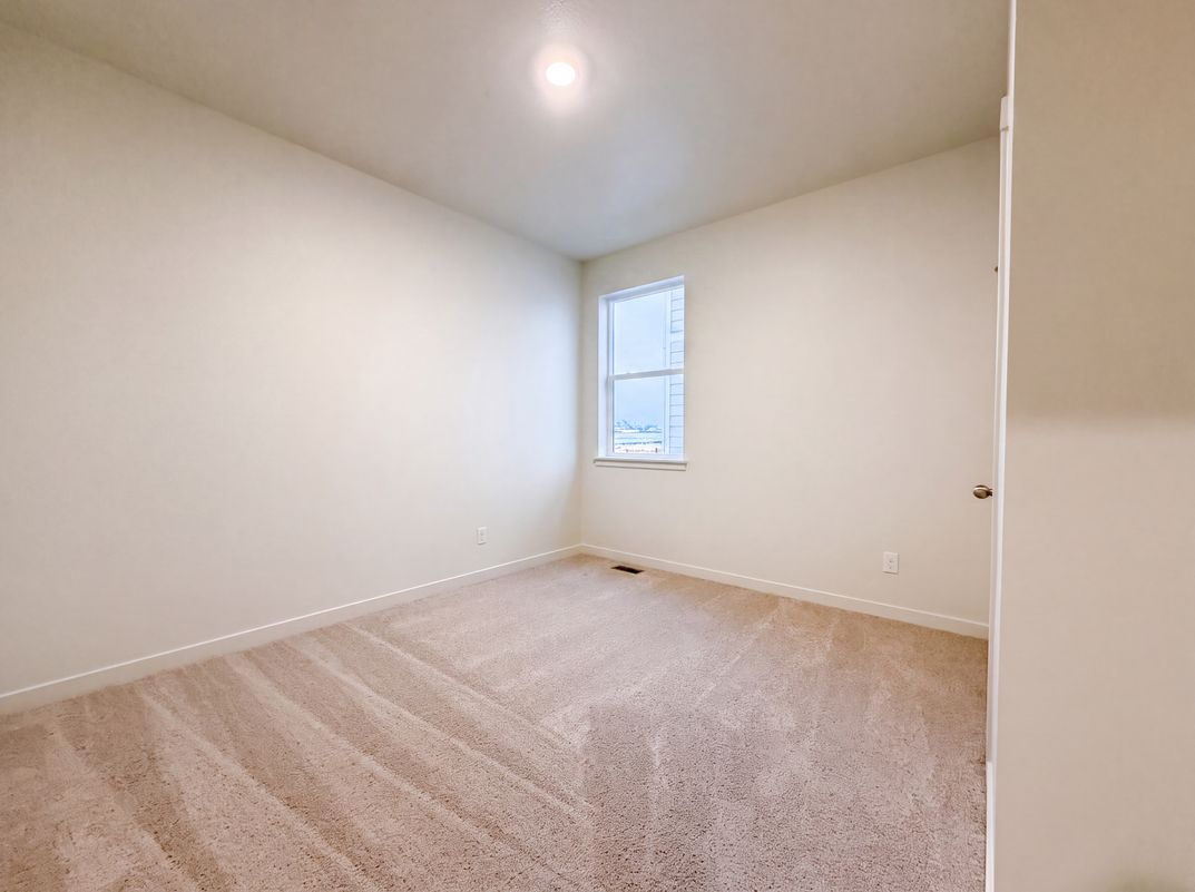 Photo 11 of 38 of 2341 Mountain Sky Dr, Fort Lupton, CO