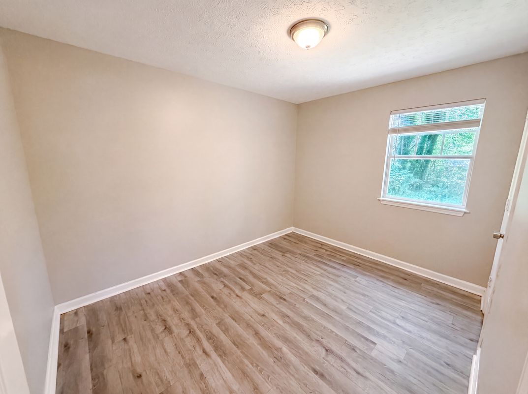 Photo 9 of 19 of 5067 Redan Rd, Stone Mountain, GA