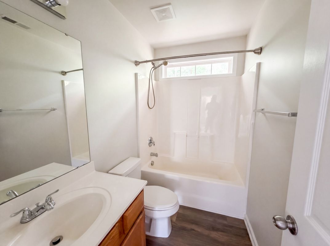 Photo 15 of 18 of 708 Woodgreen Dr, Durham, NC