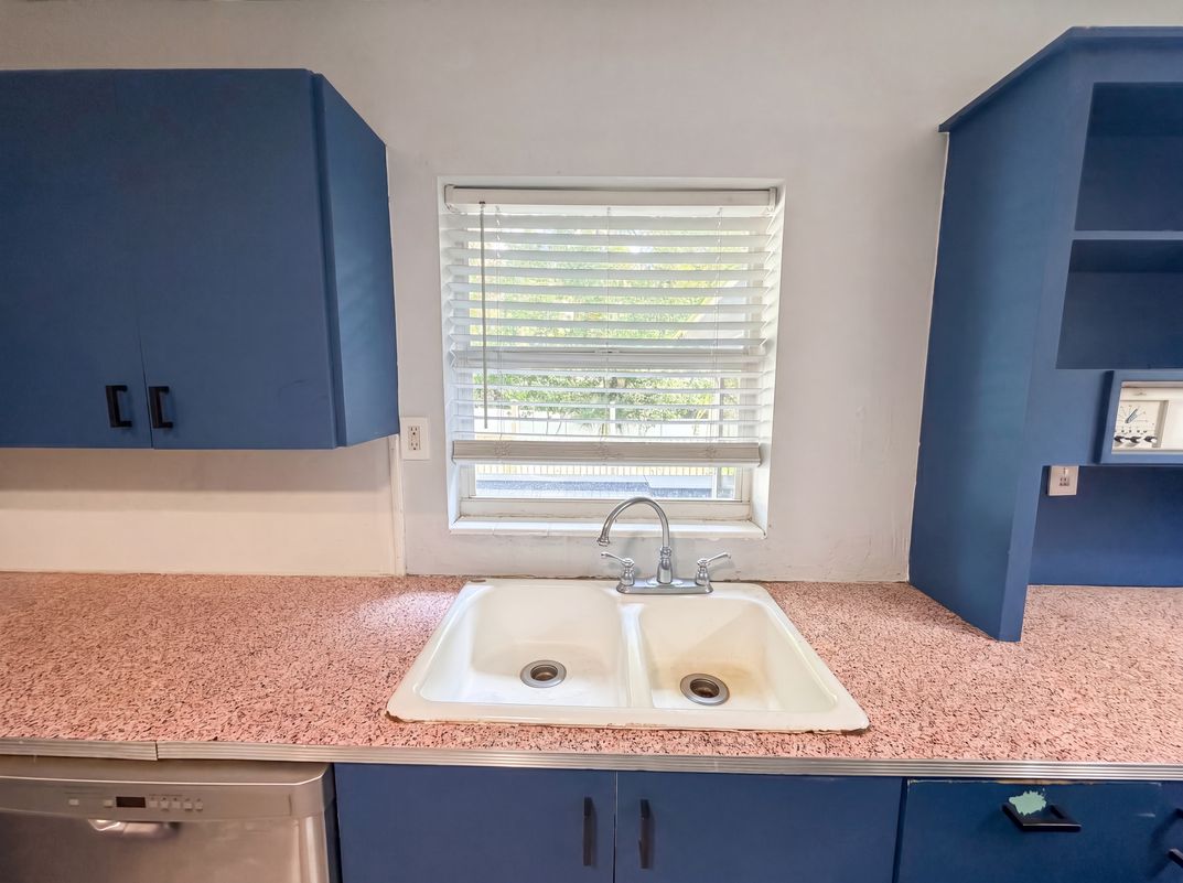 Photo 17 of 21 of 820 E Wisconsin Ave, Deland, FL