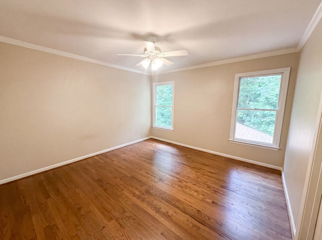 Photo 14 of 34 of 2299 Camden Dr SW, Marietta, GA